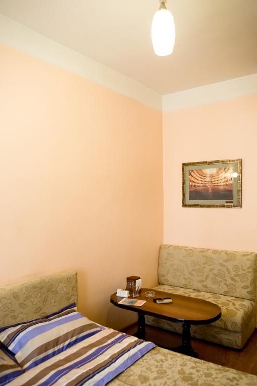 Hotel Mini Erivan Exterior foto